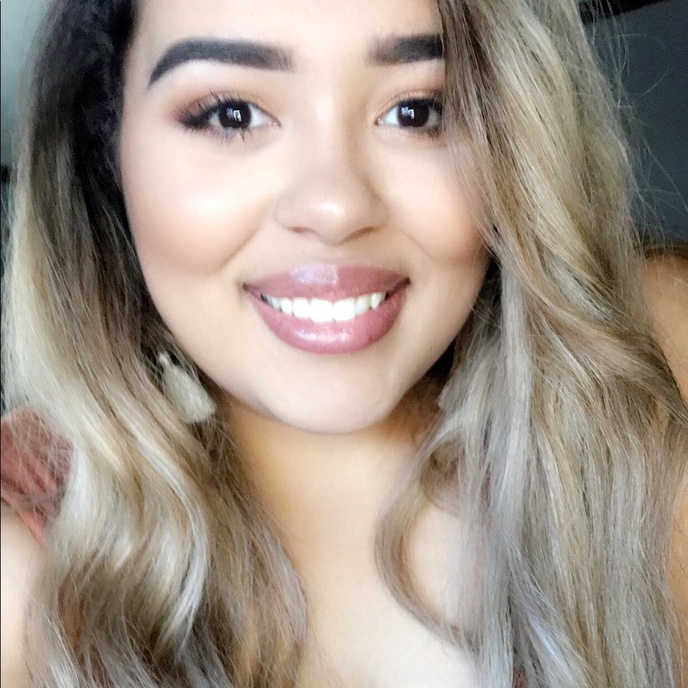 Meet your Posher, Neshia